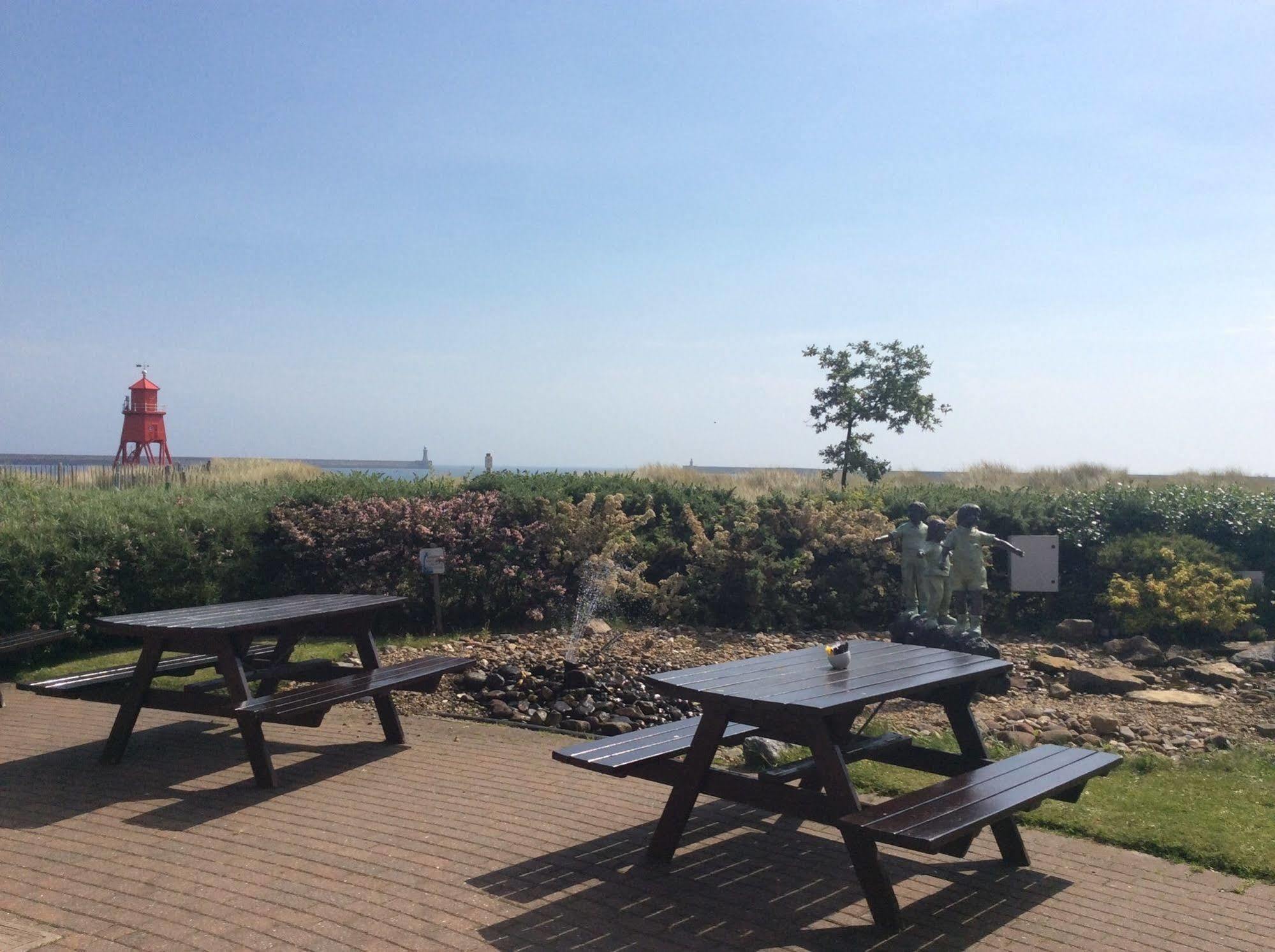 The Little Haven Hotel On The Beach Саут Шийлдс Екстериор снимка